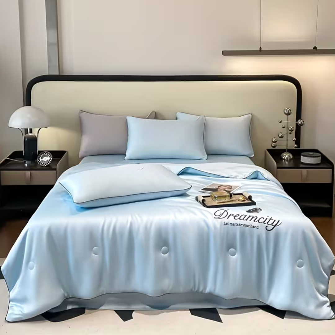 QuiltéLuxe All-Season Quilt