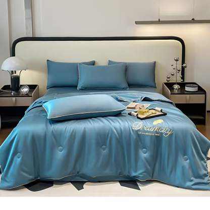 QuiltéLuxe All-Season Quilt