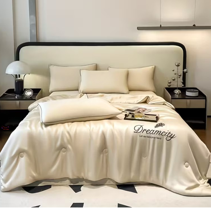 QuiltéLuxe All-Season Quilt